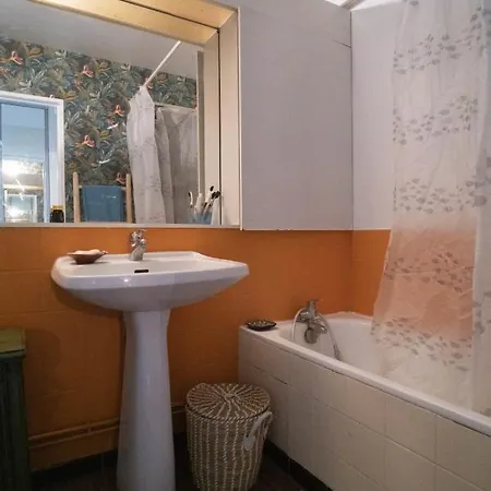 Bright 25 M Ideal For 2 With Wifi And Balcony شقة باريس